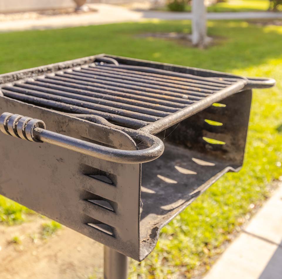 Outdoor BBQ & Picnic Tables 